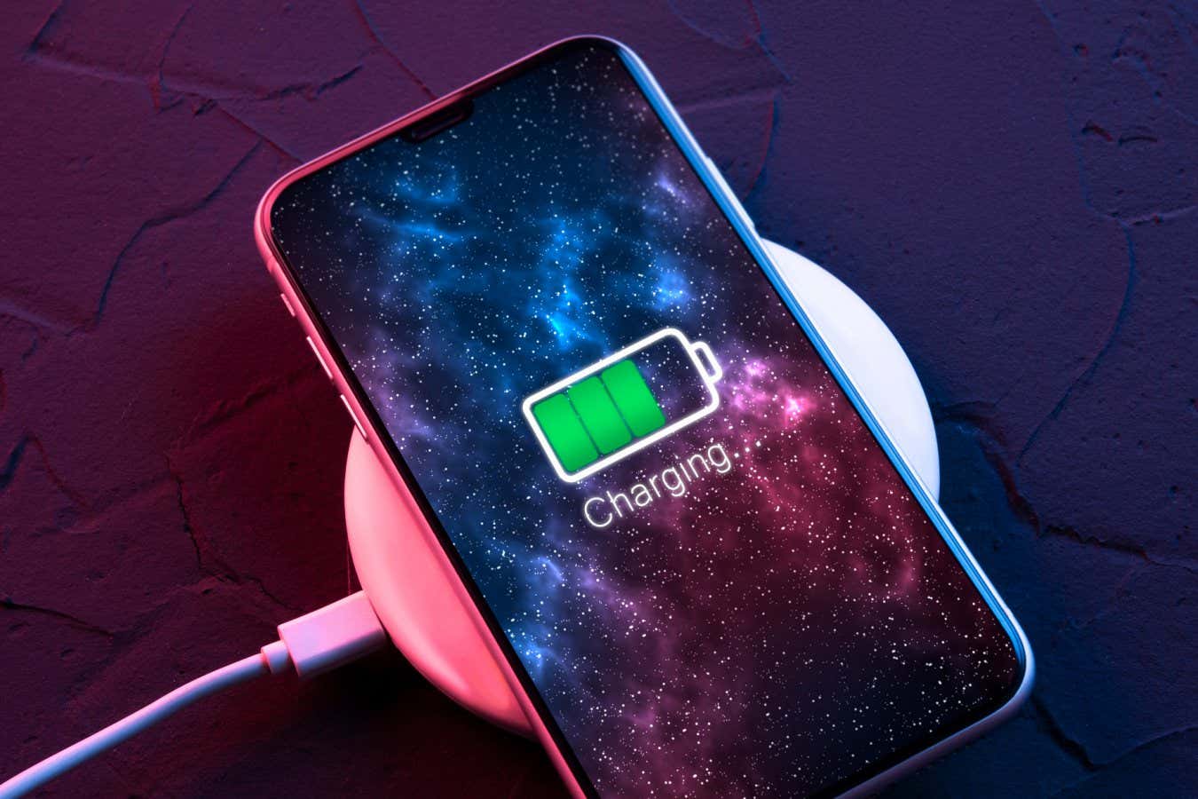 Por qué las tareas simples como cargar su teléfono dependen de las medidas cuánticas