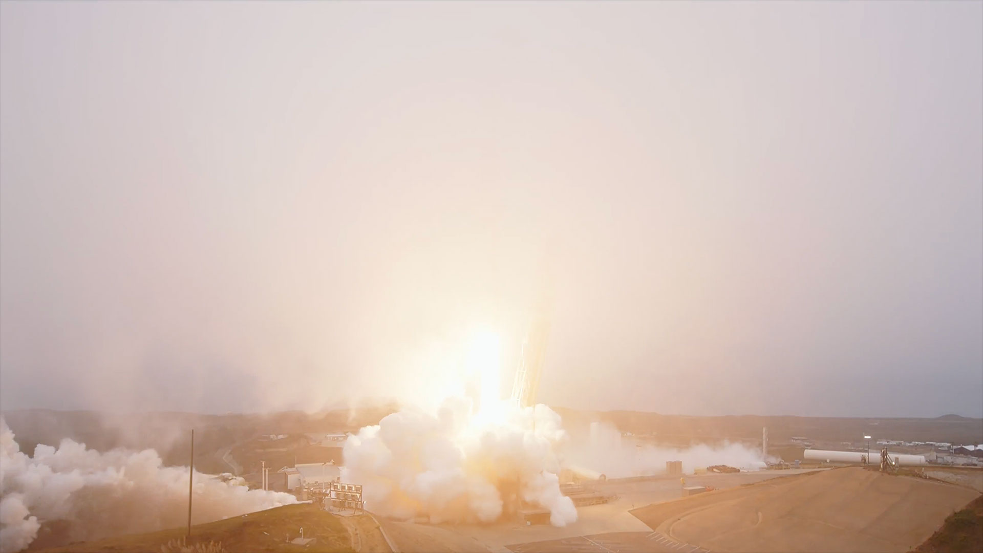 SpaceX lanza 24 satélites Starlink desde California