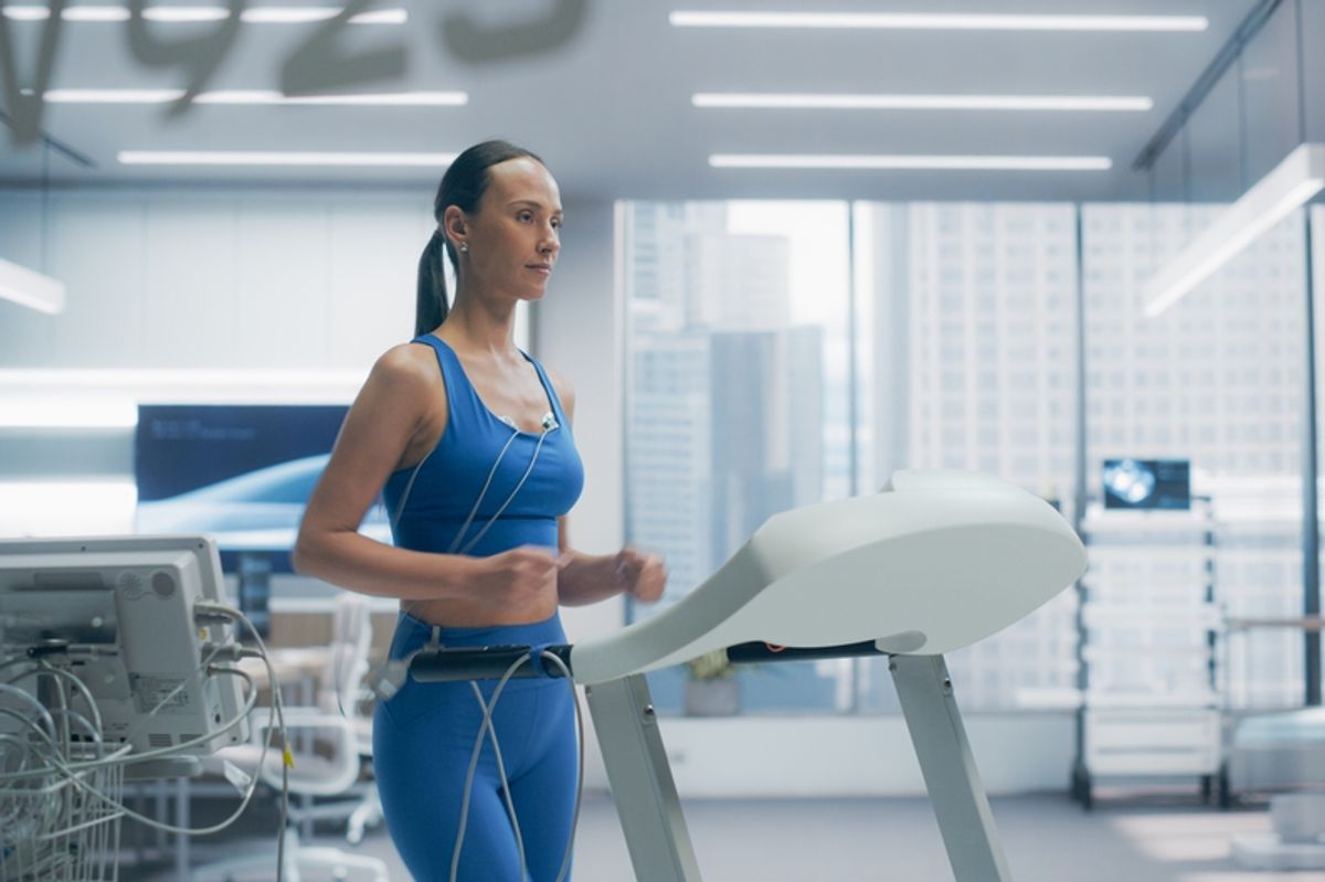 El biohacking puede prometer cuerpos más fuertes y mentes más nítidas, pero la dieta y el ejercicio siguen siendo más saludables