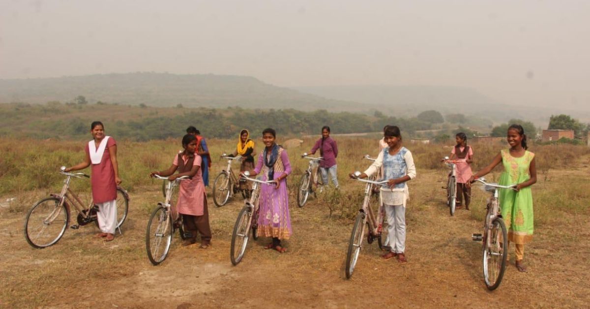 Ayuda a 100 chicas en Mirzapur #PedalToFreedom & Empower 5 pueblos con solo Rs 5000