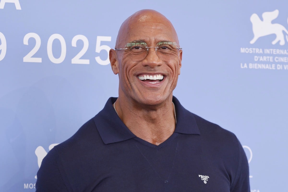 Dwayne Johnson en lágrimas cuando la máquina de aplastamiento recibe una ovación de 15 minutos en Venecia-Socialite Life