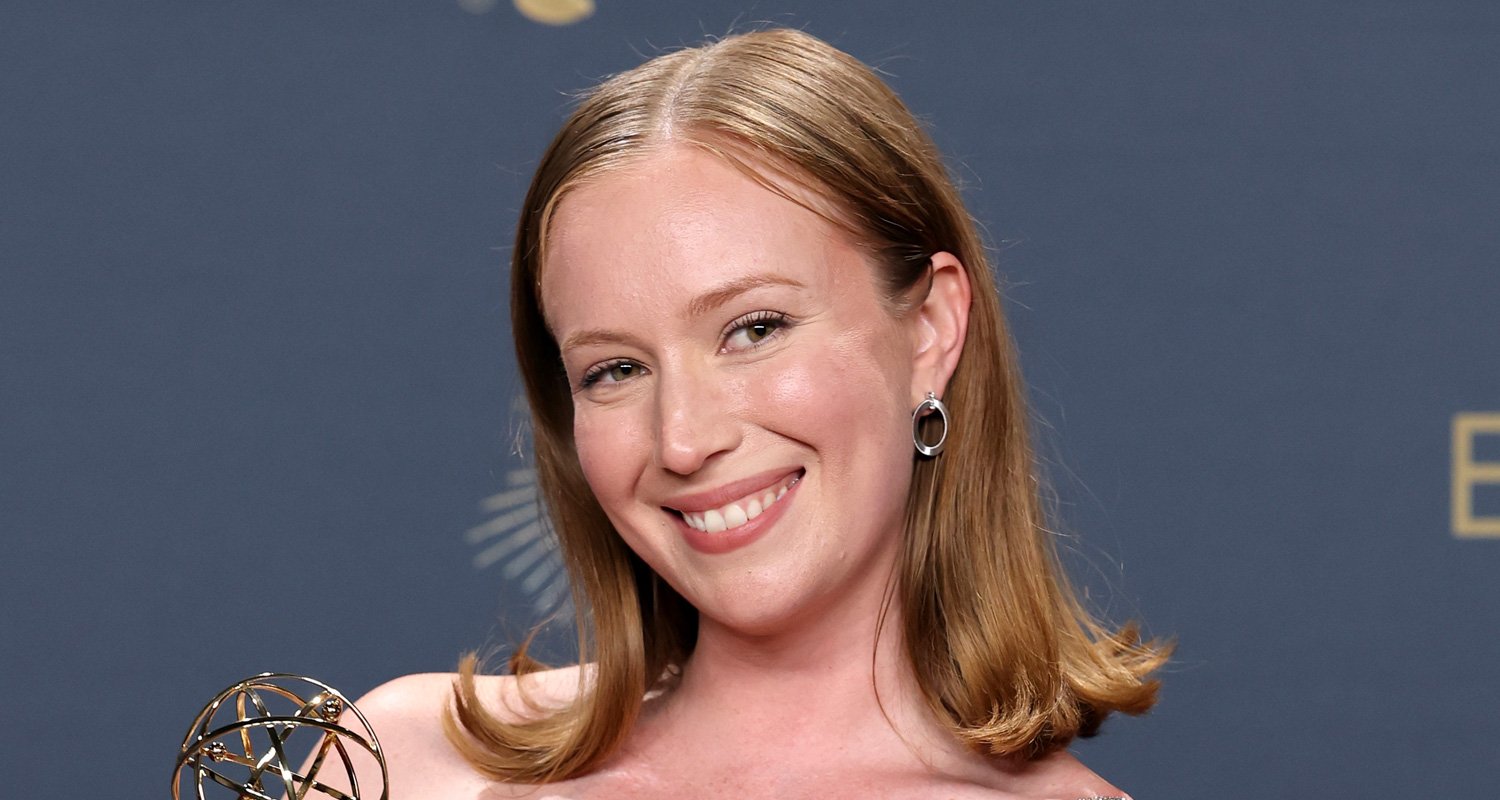 Hannah Einbinder obtuvo un corte de pelo bob justo después de la victoria de los Emmys, mostró más corto en después de la fiesta