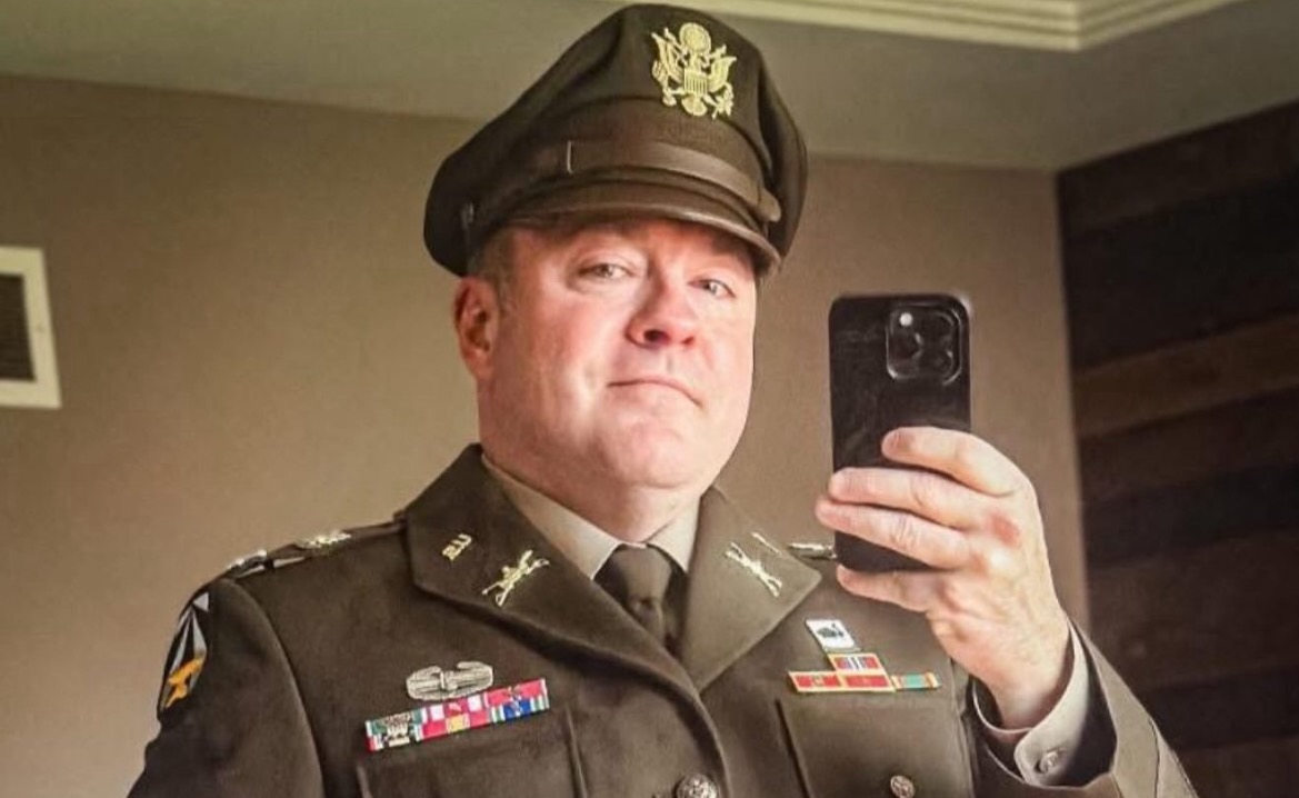 El Departamento de Guerra suspende al coronel del ejército Scott Stephens por decir que Charlie Kirk merecía ser asesinado | El experto de la puerta de entrada