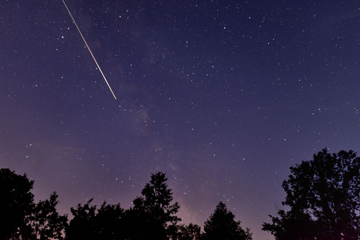 Atrapa estrellas fugaces durante la rara lluvia de meteoritos de chi cygnid este fin de semana