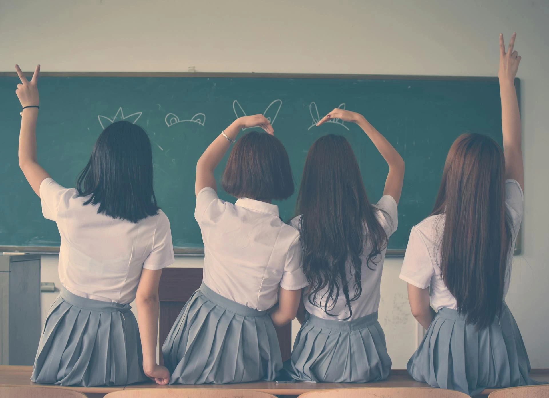 Aulas femeninas vinculadas a ganancias de vida más alta para mujeres