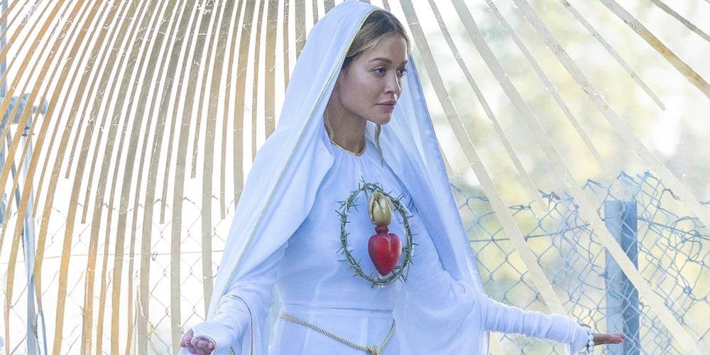 Rita Ora Channels Virgen María en David Lachapelle Hollywood Photos Soot